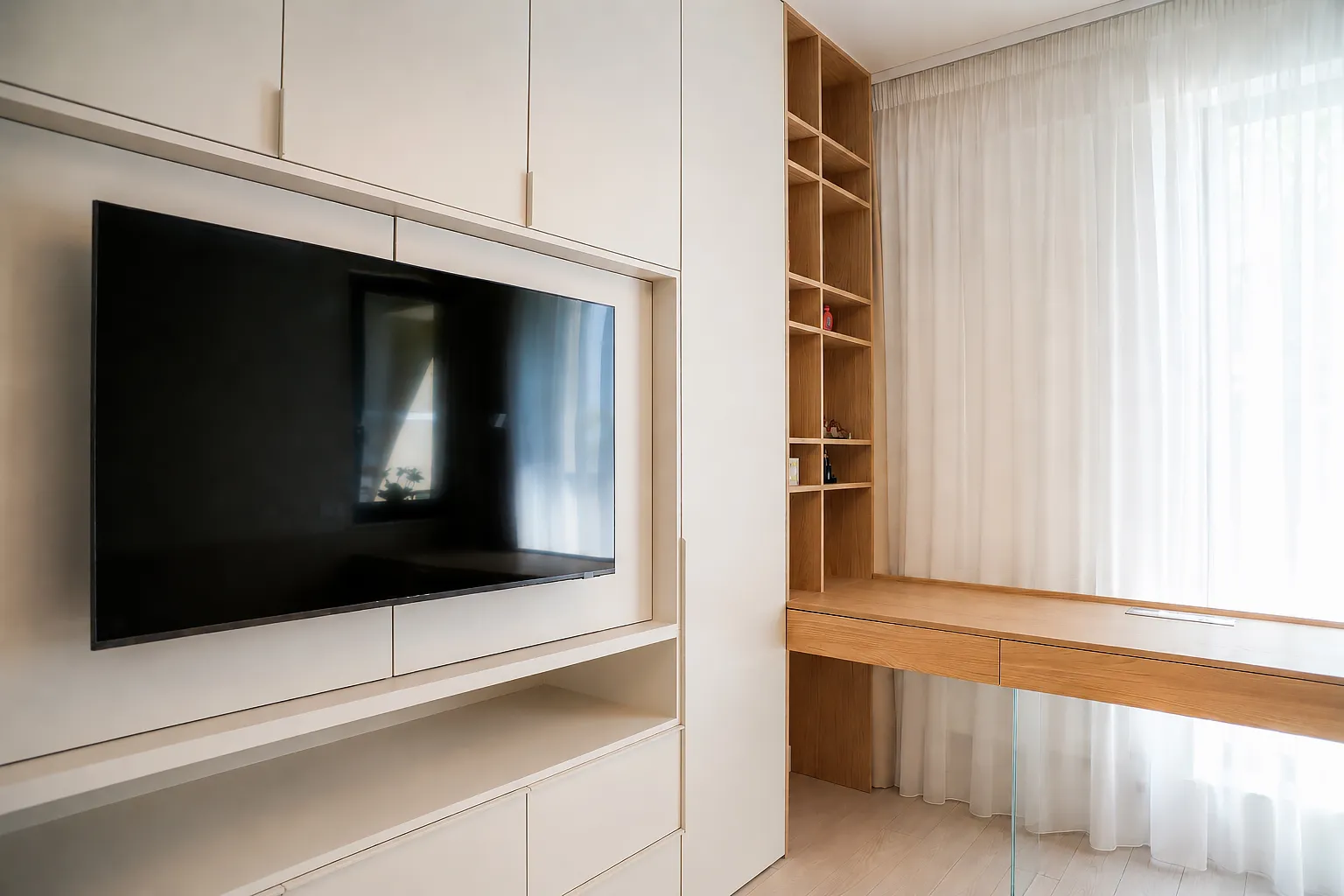 Living in Soft Tones — Constanța